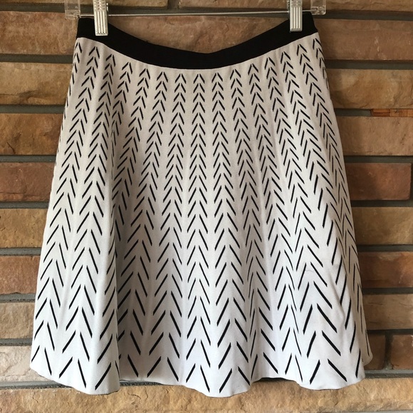 Forever New reversable skirt size Small - Picture 3 of 6